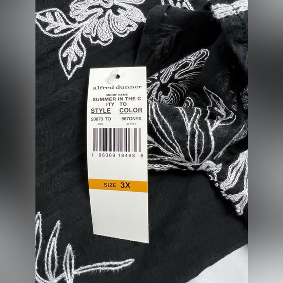 Alfred Dunner Women Summer In the City Embroidered Top - Picture 5 of 12